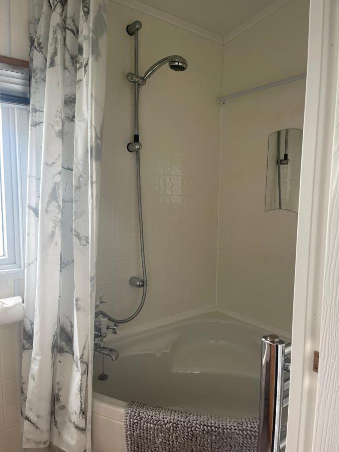 Immaculate 2-Bed Lodge in Monreith Newton Stewart Exterior foto